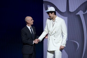 😱年度惊喜与意外：杨瀚森空降波特兰 东契奇浓眉交易震古烁今